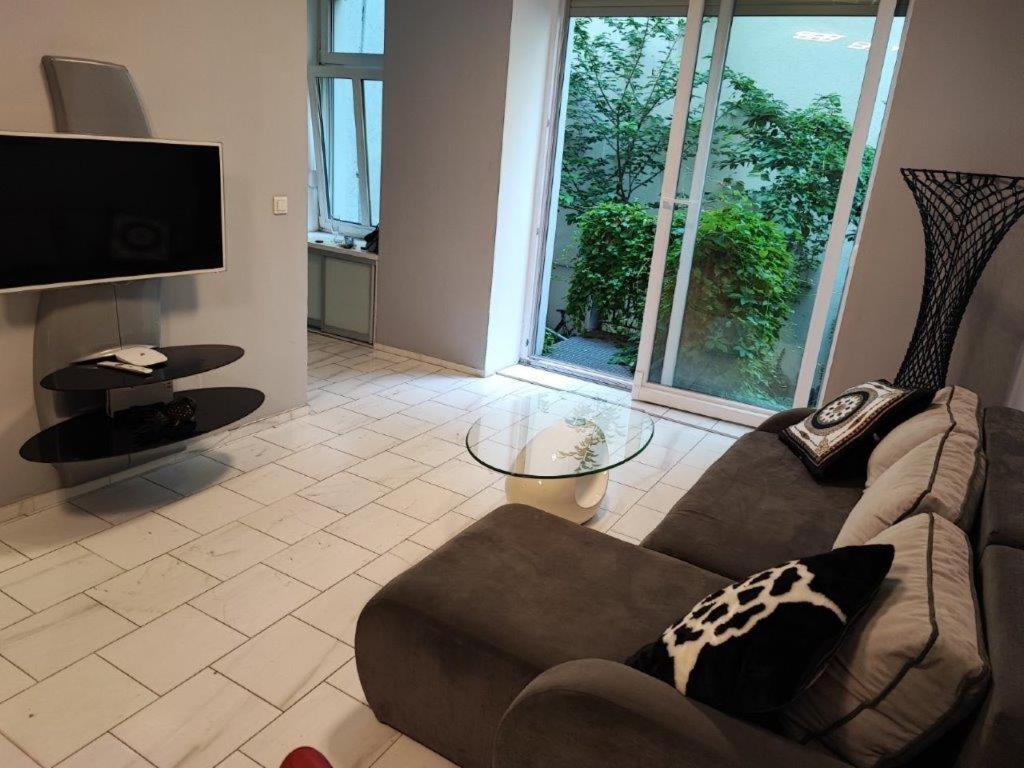 Central Vienna Apartment With Unique 40M2 City Garden & Self Check In 외부 사진